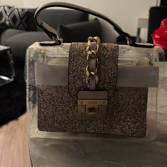 Cute purse every girl must have! - Picture 1 of 5